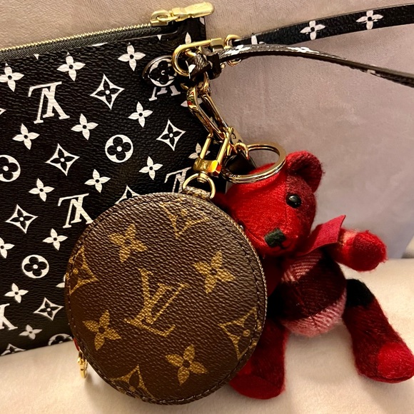 👑✅PRICE FIRM✅ AUTHENTIC Louis Vuitton Monogram Coin Pouch - Picture 11 of 17